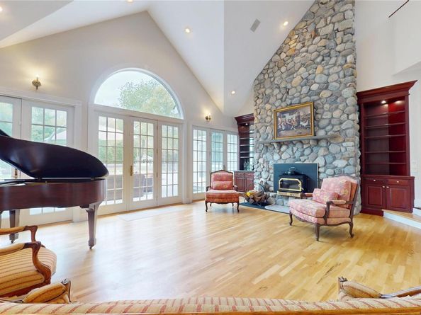 124 Montauk Highway, Westhampton NY 11977