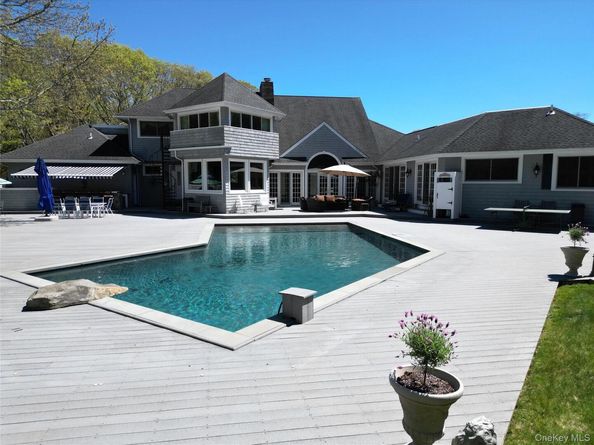 124 Montauk Highway, Westhampton NY 11977
