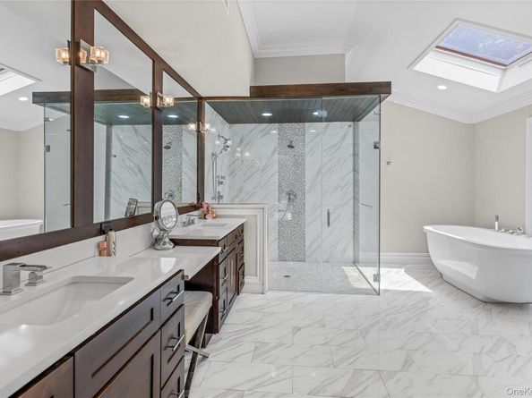 6 Fox Hunt Court, Huntington NY 11743