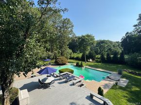 6 Fox Hunt Court, Huntington NY 11743