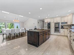 6 Fox Hunt Court, Huntington NY 11743