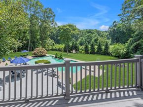 6 Fox Hunt Court, Huntington NY 11743