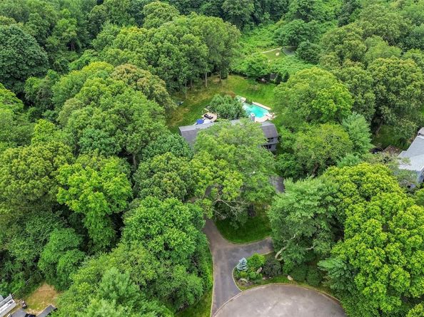 6 Fox Hunt Court, Huntington NY 11743