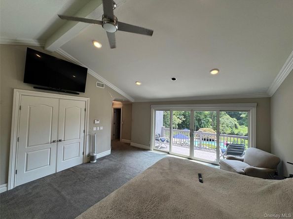 6 Fox Hunt Court, Huntington NY 11743