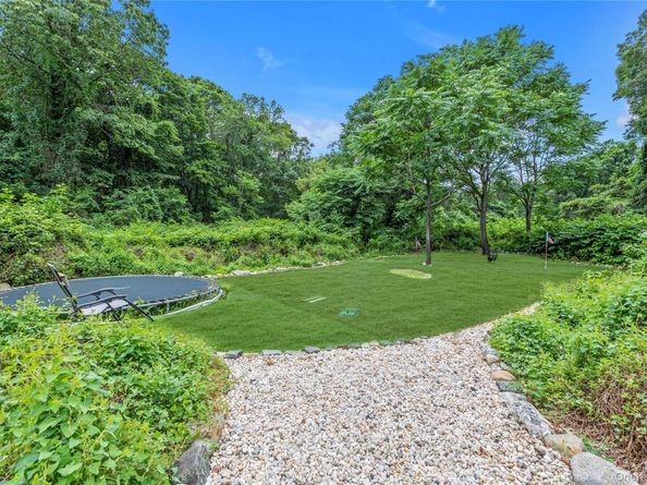 6 Fox Hunt Court, Huntington NY 11743