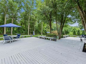 6 Fox Hunt Court, Huntington NY 11743