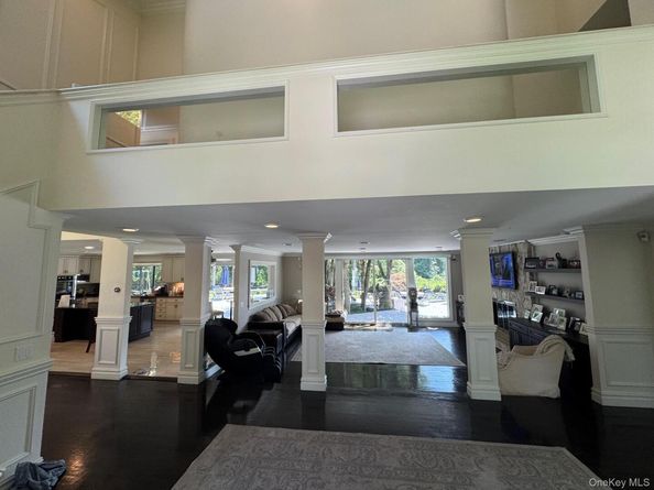 6 Fox Hunt Court, Huntington NY 11743