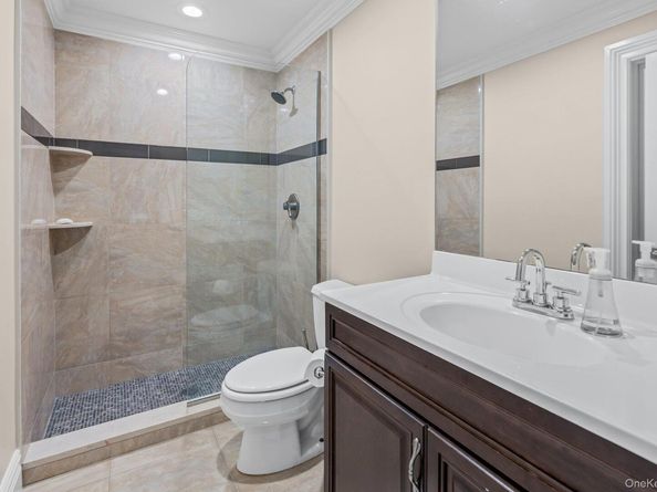 6 Fox Hunt Court, Huntington NY 11743