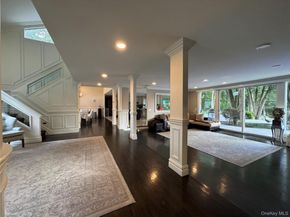 6 Fox Hunt Court, Huntington NY 11743