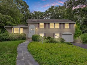 9 Branch Lane, East Setauket NY 11733