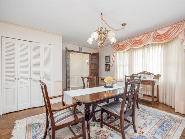 9 Branch Lane, East Setauket NY 11733