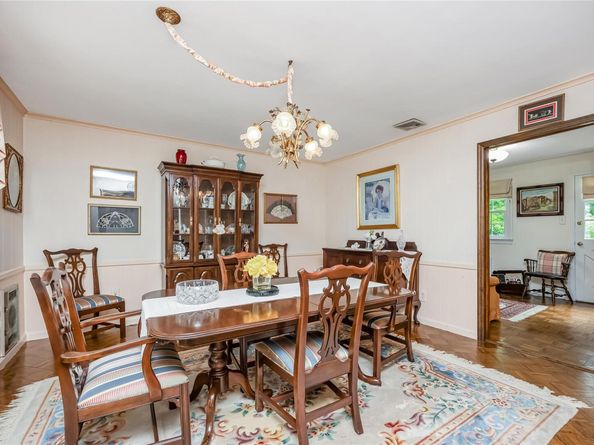 9 Branch Lane, East Setauket NY 11733