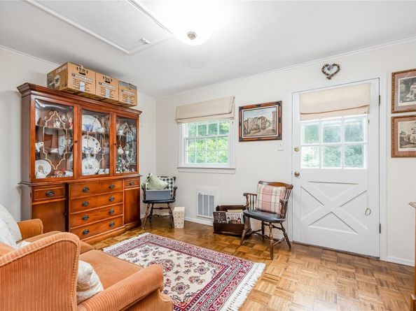 9 Branch Lane, East Setauket NY 11733