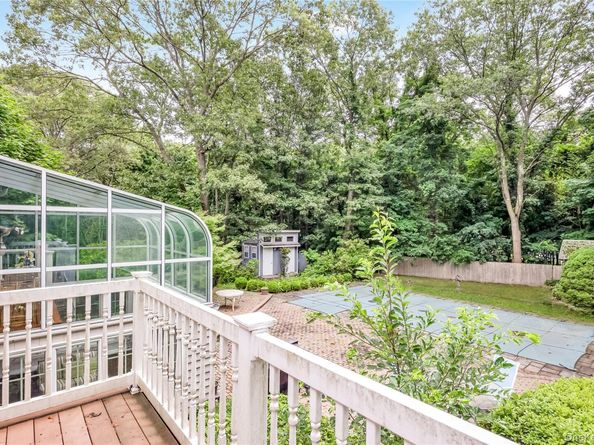 9 Branch Lane, East Setauket NY 11733