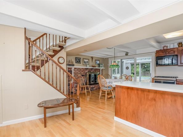 9 Branch Lane, East Setauket NY 11733