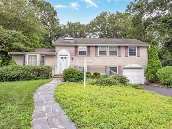 9 Branch Lane, East Setauket NY 11733