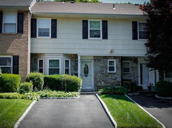 11 Manors Drive