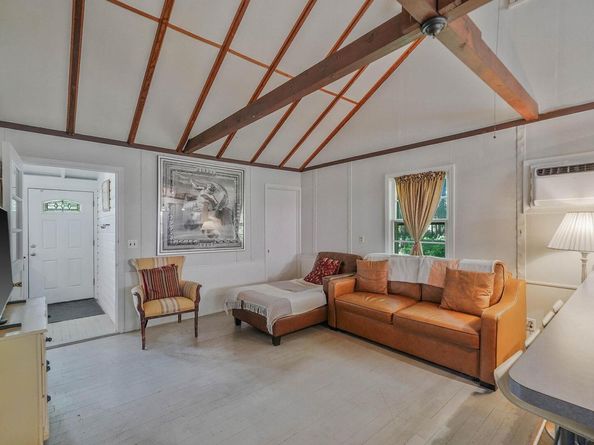 15 Youngs Avenue, Mattituck NY 11952