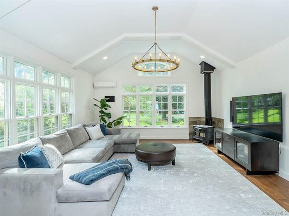 184 Circle Drive, Manhasset NY 11030