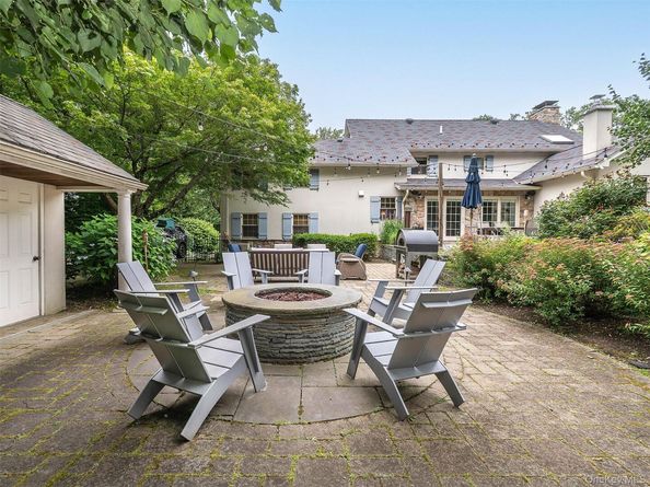 184 Circle Drive, Manhasset NY 11030