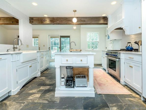 184 Circle Drive, Manhasset NY 11030