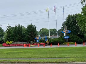 1572 Middle Road, Calverton NY 11933