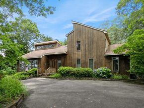 1572 Middle Road, Calverton NY 11933
