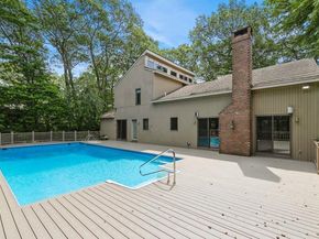 1572 Middle Road, Calverton NY 11933