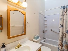 1572 Middle Road, Calverton NY 11933