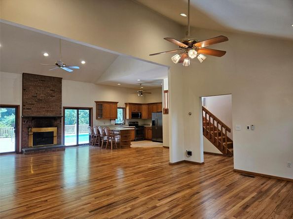 1572 Middle Road, Calverton NY 11933