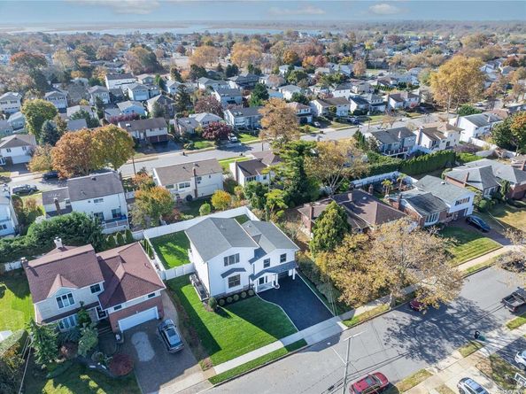1956 Leonard Lane, Merrick NY 11566