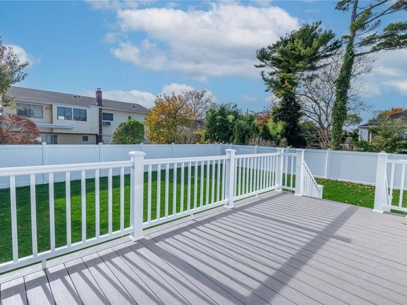 1956 Leonard Lane, Merrick NY 11566