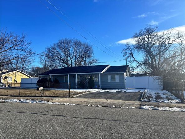 116 Nathalie Avenue, Amityville NY 11701 I