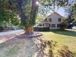 190 S Country Road, Remsenburg NY 11960