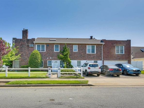 215 Roosevelt Boulevard, Long Beach NY 11561