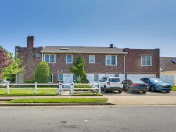 215 Roosevelt Boulevard