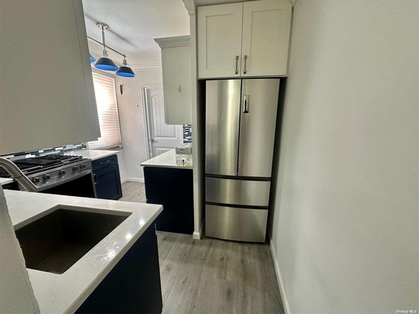 61-20 Grand Central Parkway B401, Forest Hills NY 11375