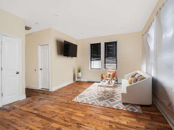 965 E 226 Street E, Bronx NY 10466