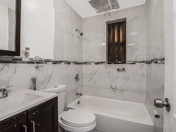 965 E 226 Street E, Bronx NY 10466
