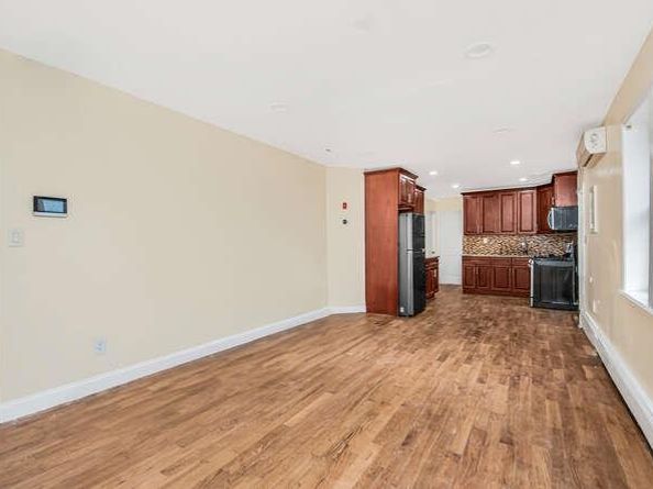 965 E 226 Street E, Bronx NY 10466