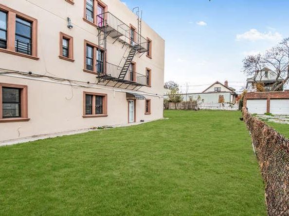 965 E 226 Street E, Bronx NY 10466