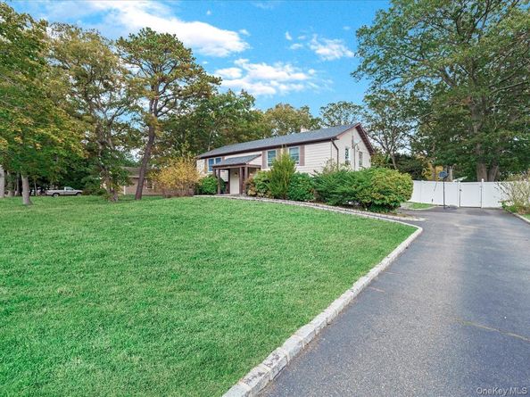 33 Winside Lane, Coram NY 11727