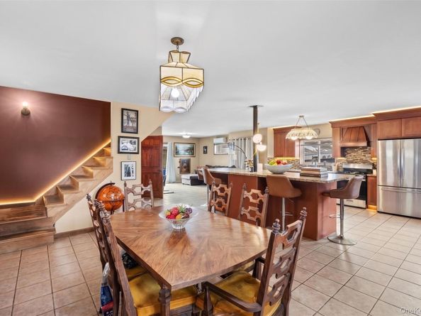 547 Sunnybrook Drive, Oceanside NY 11572