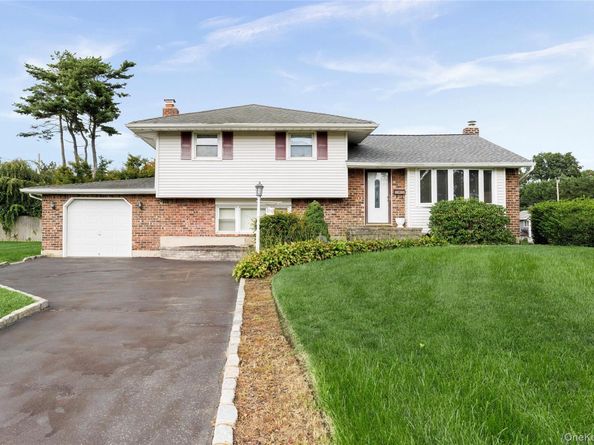 29 Cottonwood Drive, Commack NY 11725