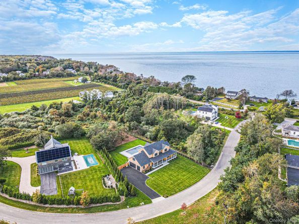 390 Wildberry Lane, Southold NY 11971