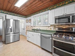 15 Maine Avenue, Rockville Centre NY 11570