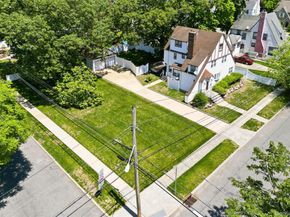 15 Maine Avenue, Rockville Centre NY 11570