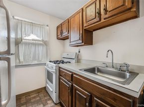 450 Pelham Road 2E, New Rochelle NY 10805
