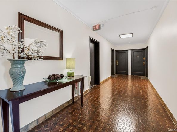 450 Pelham Road 2E, New Rochelle NY 10805