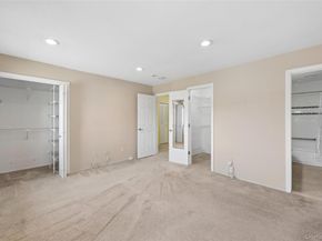86 W Cambridge Drive W 86, Copiague NY 11726